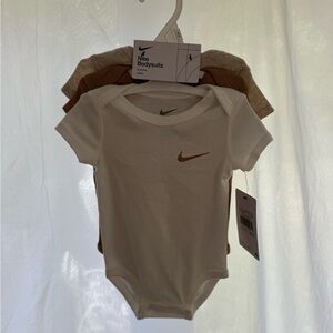 Baby Nike onesies size 6 month 3-pack NWT